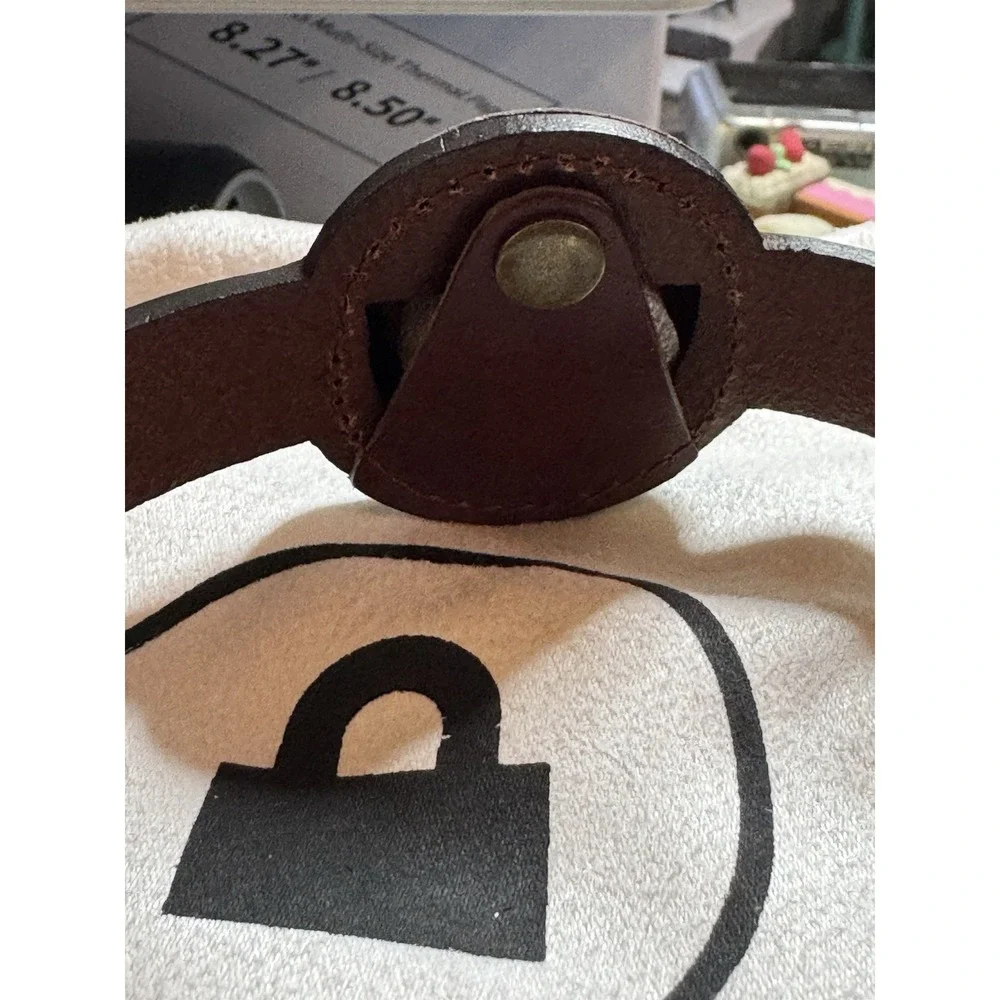 NIP TagLock Genuine Leather Brown Dog Collar AirTag Holder Tracking Buckle